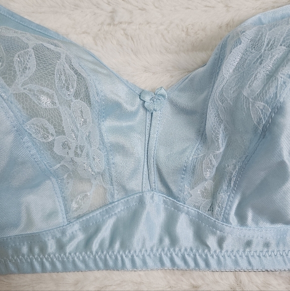 Lunaire Tricot and Lace Keyhole Wireless Bra 40D | style 1629 | Blue - Picture 5 of 8
